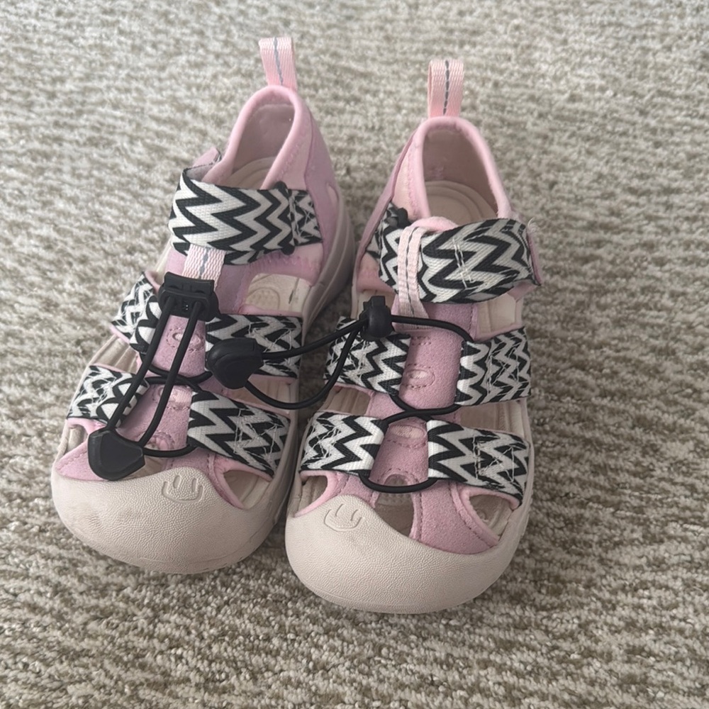 Happy NocNoc Sandals 29